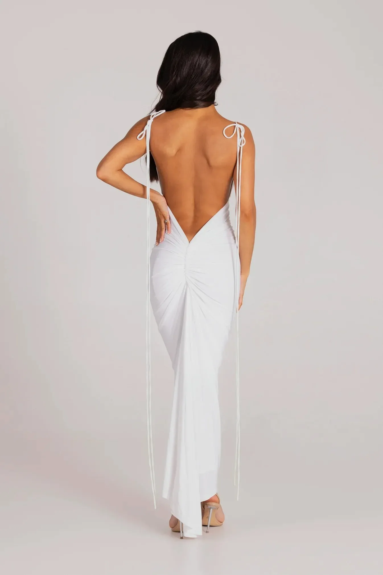 Alindra - Backless Maxi Dress