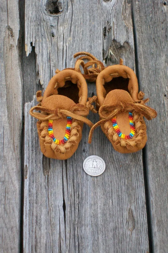 Newborn baby moccasins , beaded baby moccasins , baby shower gift