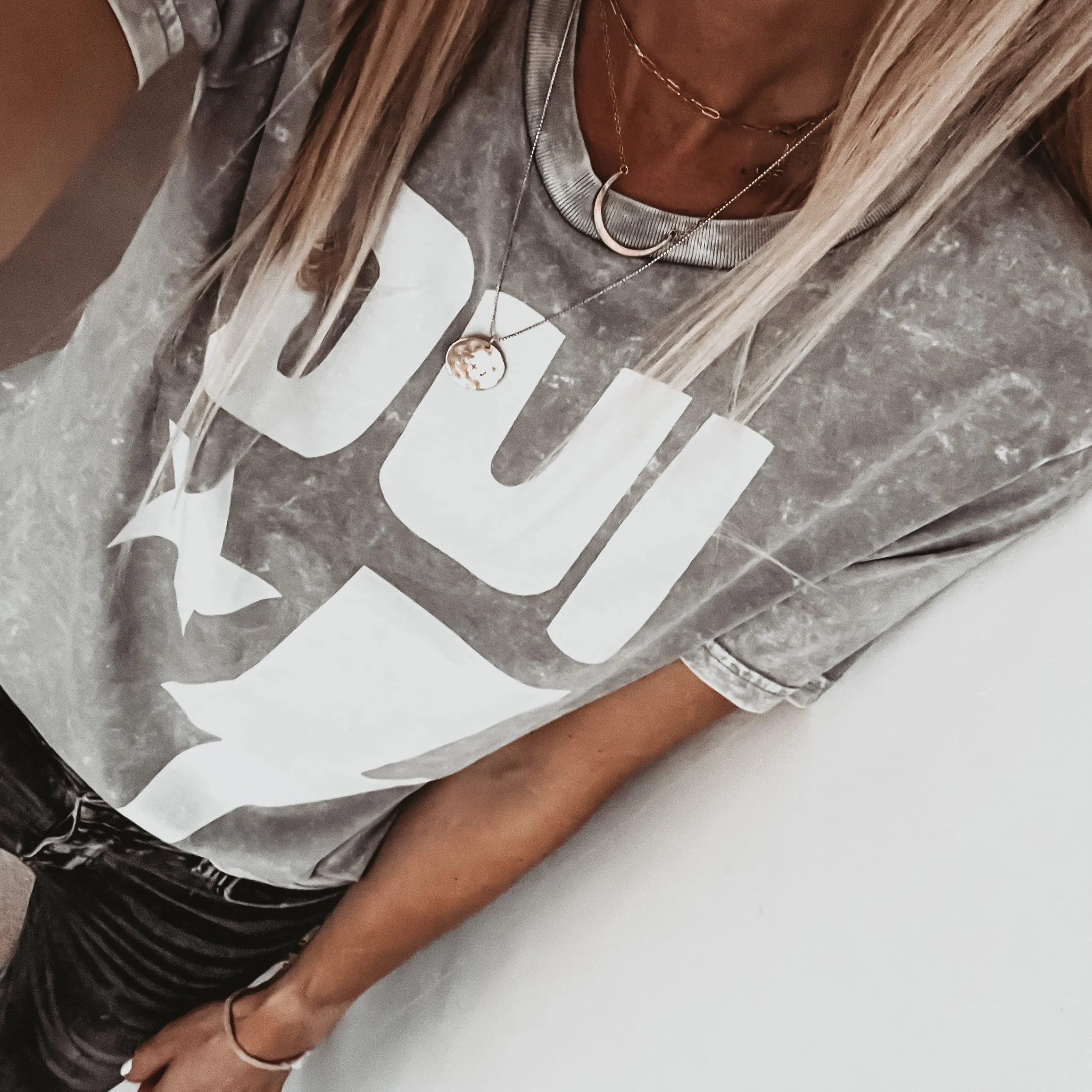 OUI light vintage grey star & strike tee *boyfriend fit*