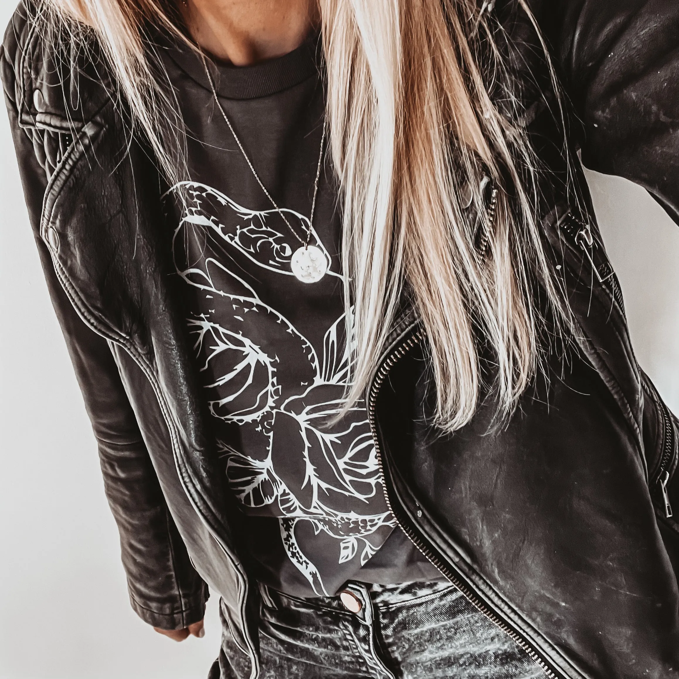 Snake & rose vintage black boyfriend tee