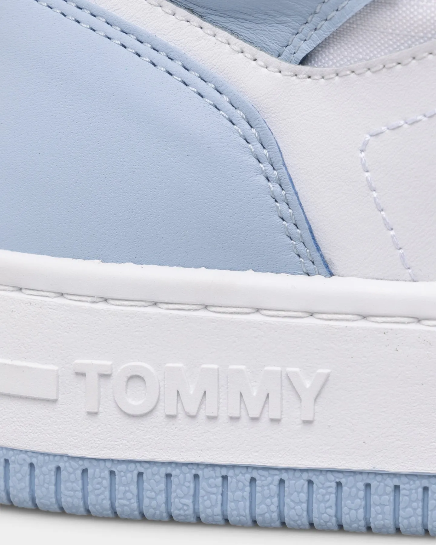 Tommy Jeans Women's Mid Pop Basketball Trainers Chambray Sky